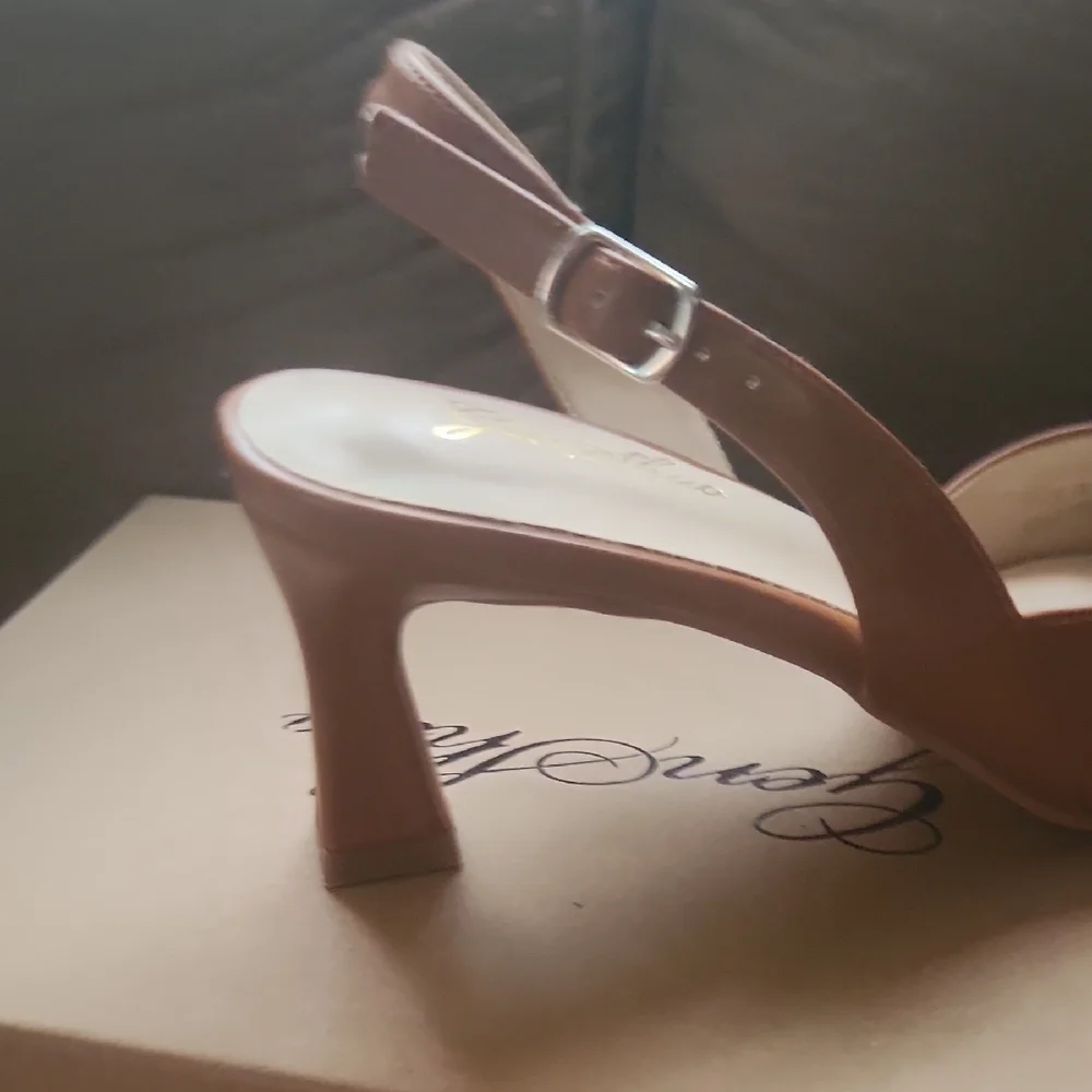 Chic Tan Slingback Heels - Picture 6 of 7